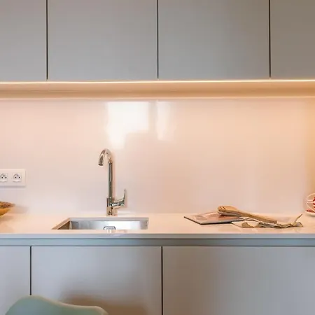 Huswell - Modern In A New Near The Sea Daire