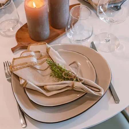 Huswell - Modern In A New Near The Sea Apartment *